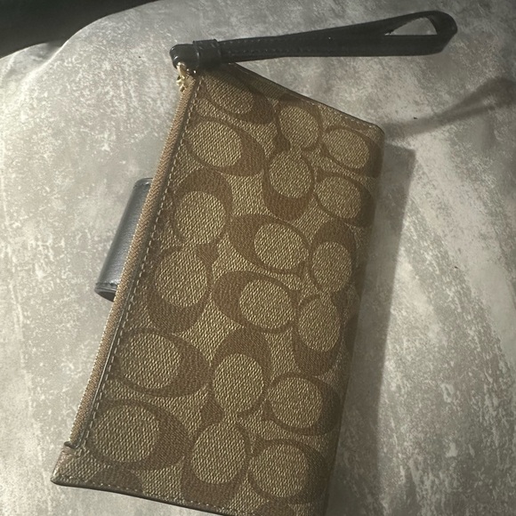 Coach Techy Wallet - Picture 6 of 7